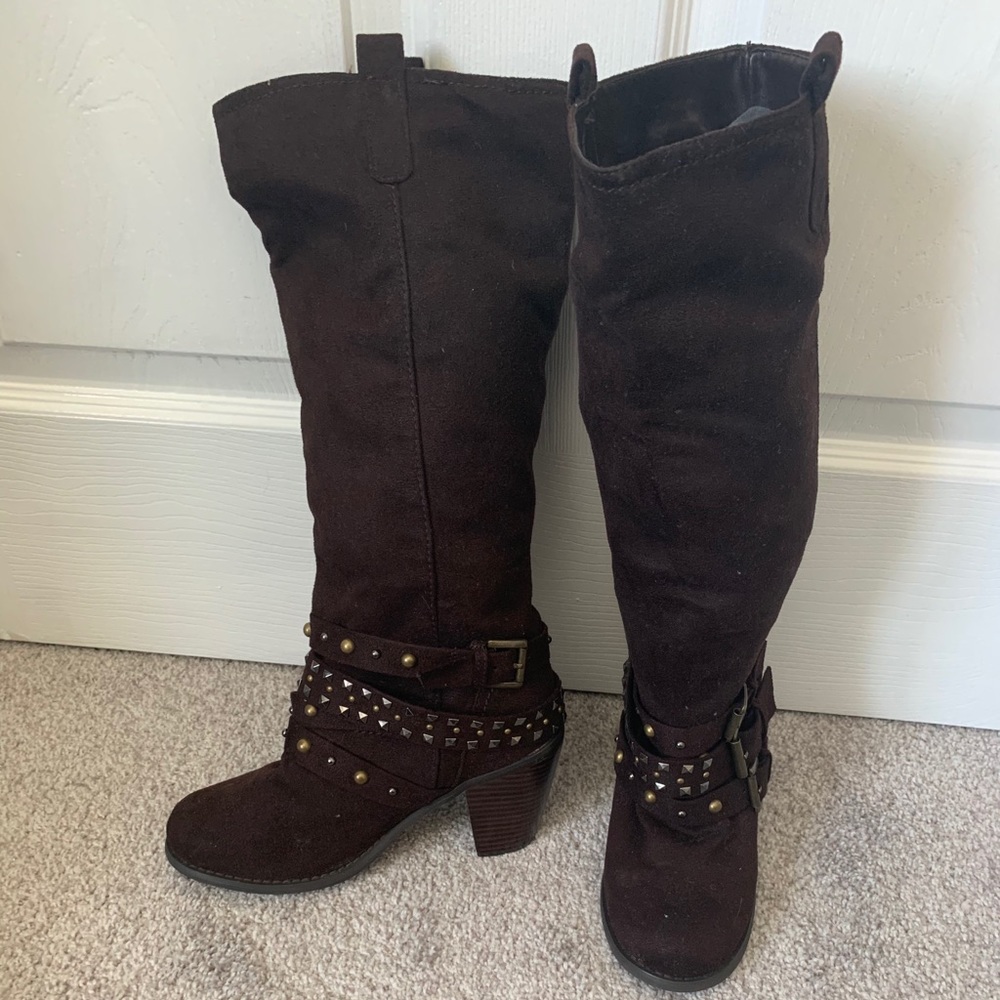 Brown boots
